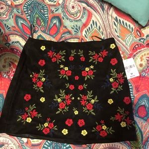 Embroidered skirt